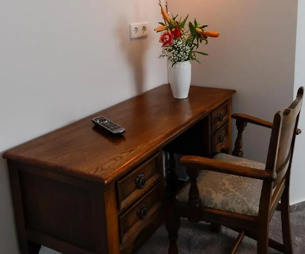 Brasserie Chaussee Hotel *