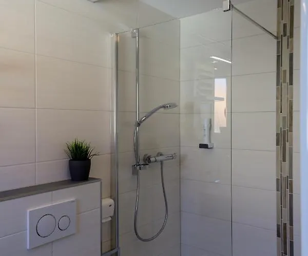 Brasserie Chaussee Hotel *